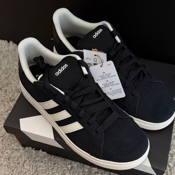 Adidas Youth Black and White Sneakers NWT - Picture 2 of 4